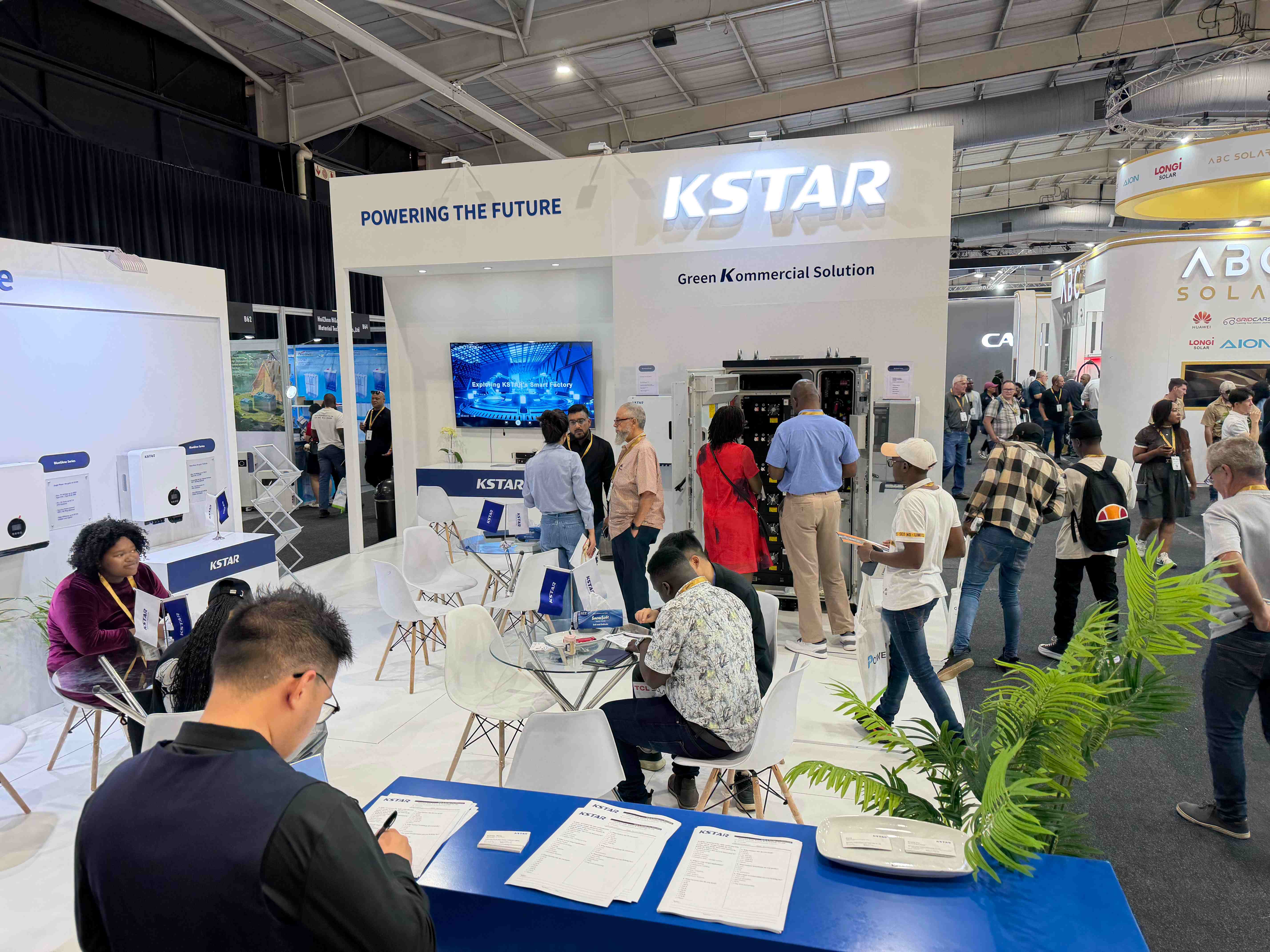Solar- und Energiespeicherlösungen von KSTAR auf der Solar & Storage Live Africa 2026